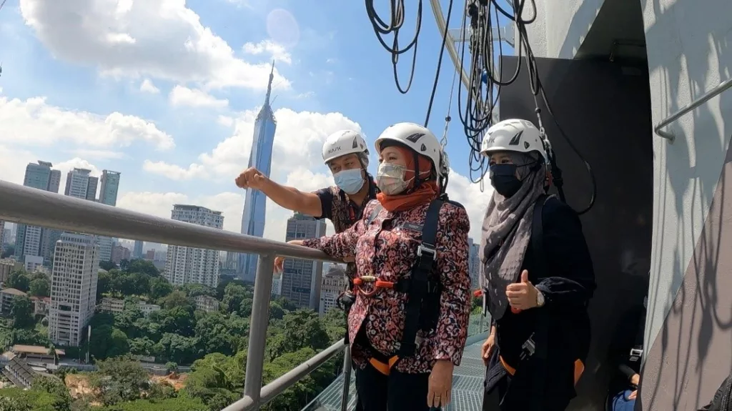Tower Walk 100: Tarikan Terbaru Di Kuala Lumpur! 25 KL3